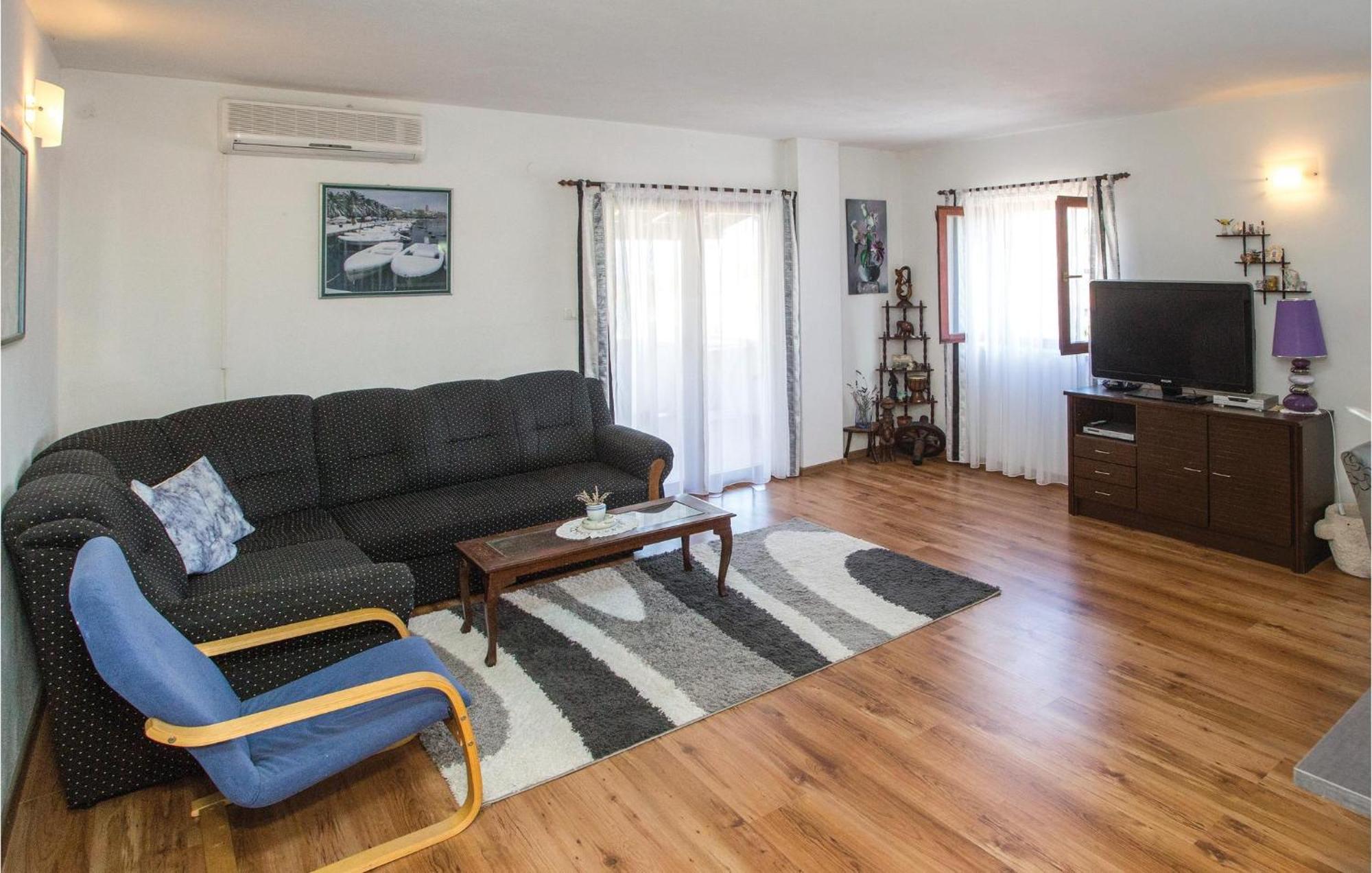 Nice Apartment In Splitska With Wifi Zewnętrze zdjęcie